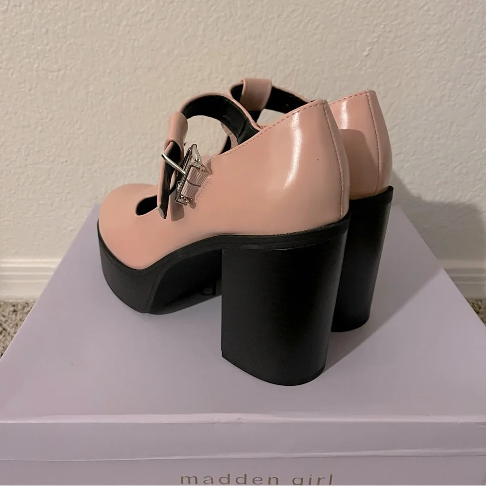 🌻 NEW - Madden Girl Womens Roony Pink Buckle Platform Pumps Mary Janes Size 6.5